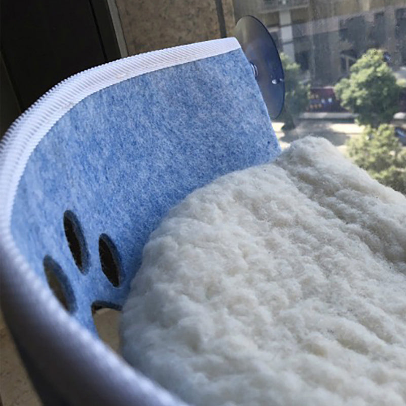 Boat Half Moon-Shaped Balcony Cat Bed Suction Cup Closed Villa Felt Nest